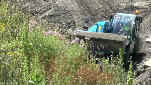 LES W-D.D. MICHOU NEWS - 4-5 JUILLET 2013- TRAVAUX DE TERRASSEMENTS ET POSE DE CANALISATIONS SUR LE CHANTIER DU STADE NAUTIQUE.