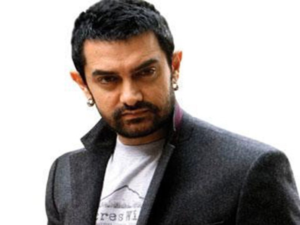 Aamir Khan Turns Dabangg