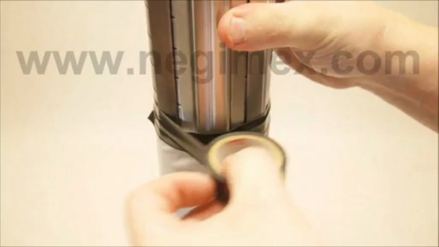 Negimex - pose d'une chaussette de protection sur une pompe immergée Tracer série B4