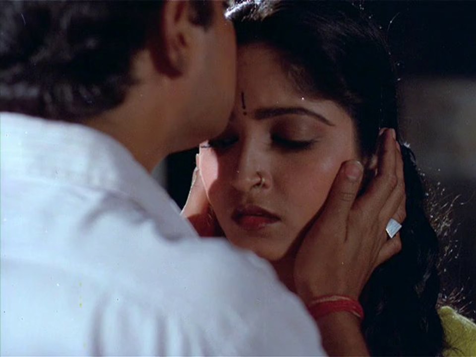 Nadiya Ke Paar Romantic Scene Sachin Sadhna Singh Video  DailymotionSexiezPix Web Porn