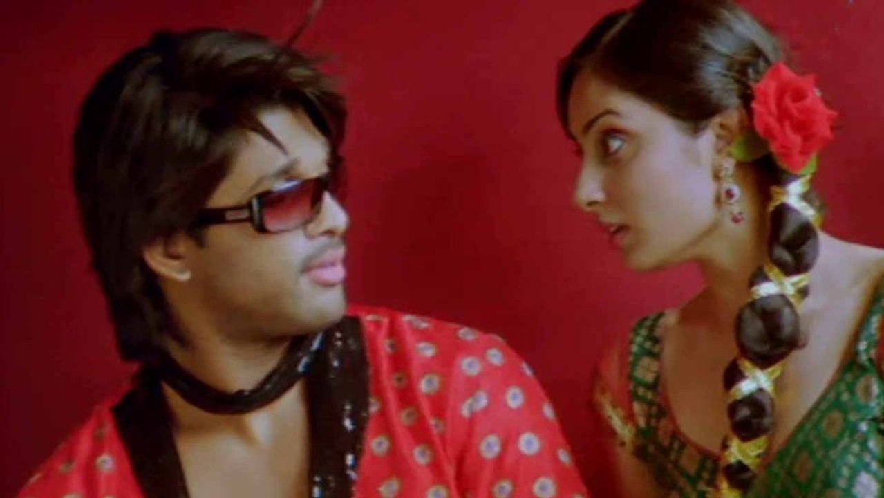 Varudu movie Songs - Relaare Relaare - Allu Arjun Bhanu Sri Mehra