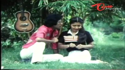 Subhaleka Sudhakar Romance With His Girlfriend In Park