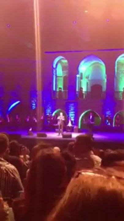 القيصر يشكر منظمي مهرجانات بيت الدين على التنظيم الرائع