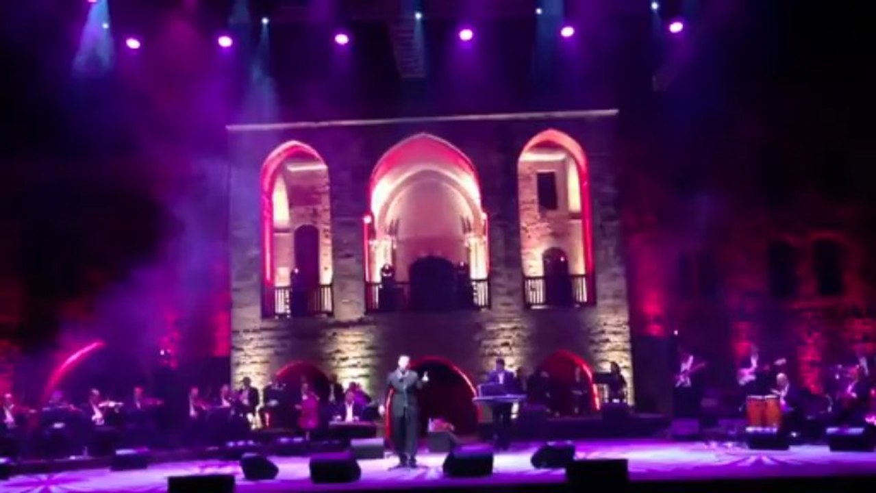 القيصر كاظم الساهر واجمل أداء للحب المستحيل في مهرجانات بيت الدين 2013