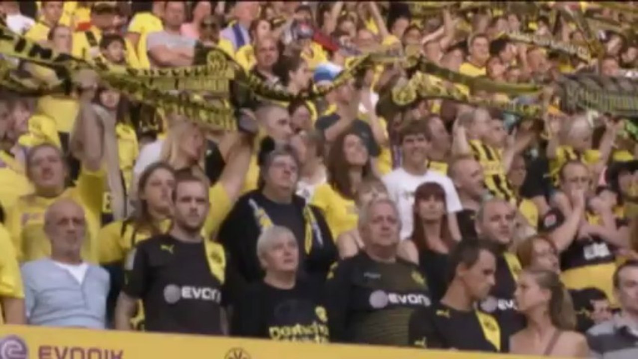 BVB stellt Aubameyang und Sokratis den Fans vor