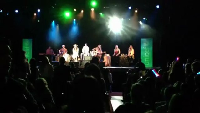 Selena Gomez & The Scene - Cry Me a River live [Cover]