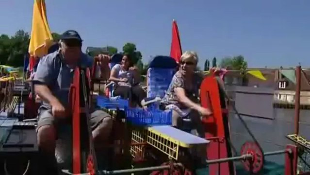 Les flotteurs de bois remontent le canal du Nivernais jusqu'à Auxerre