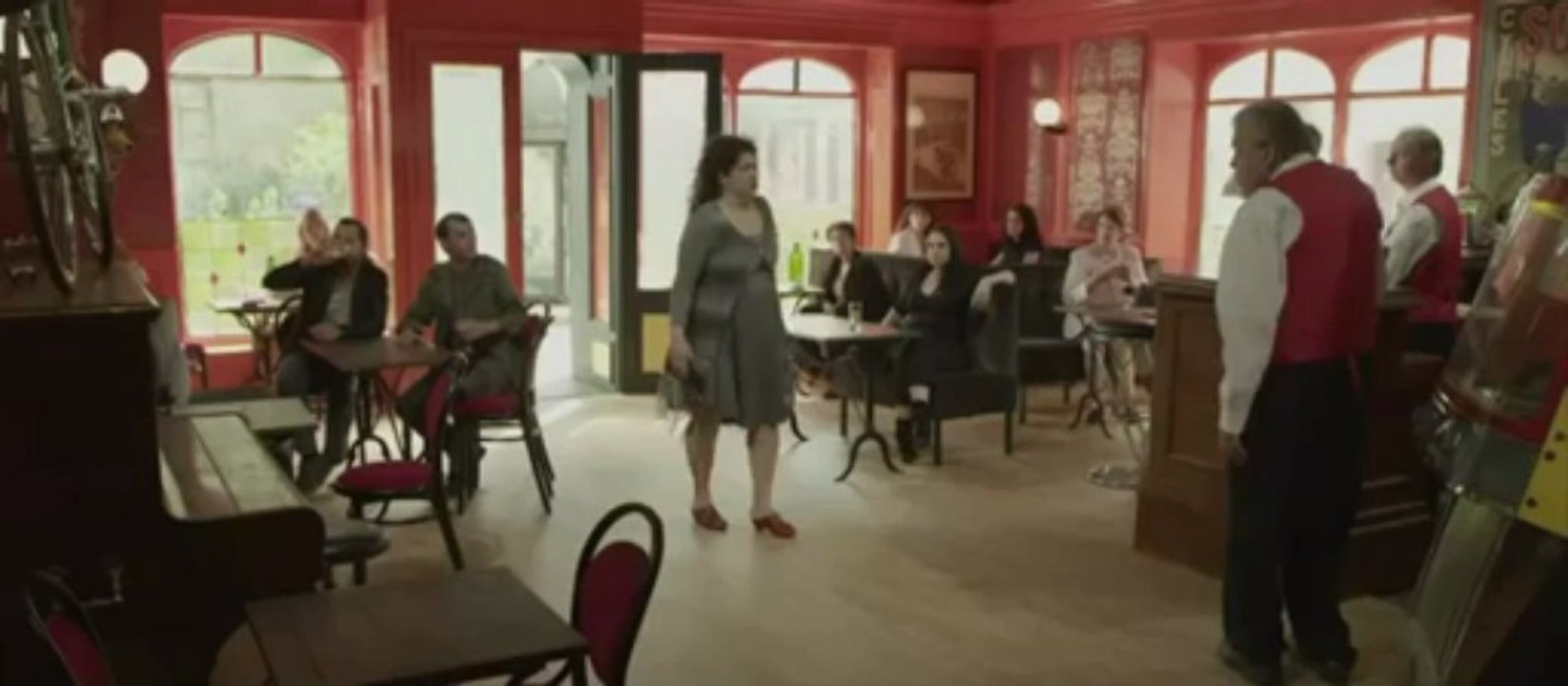 LE RENARD JAUNE - Bande Annonce.jean pierre mocky.avec beatrice dalle.