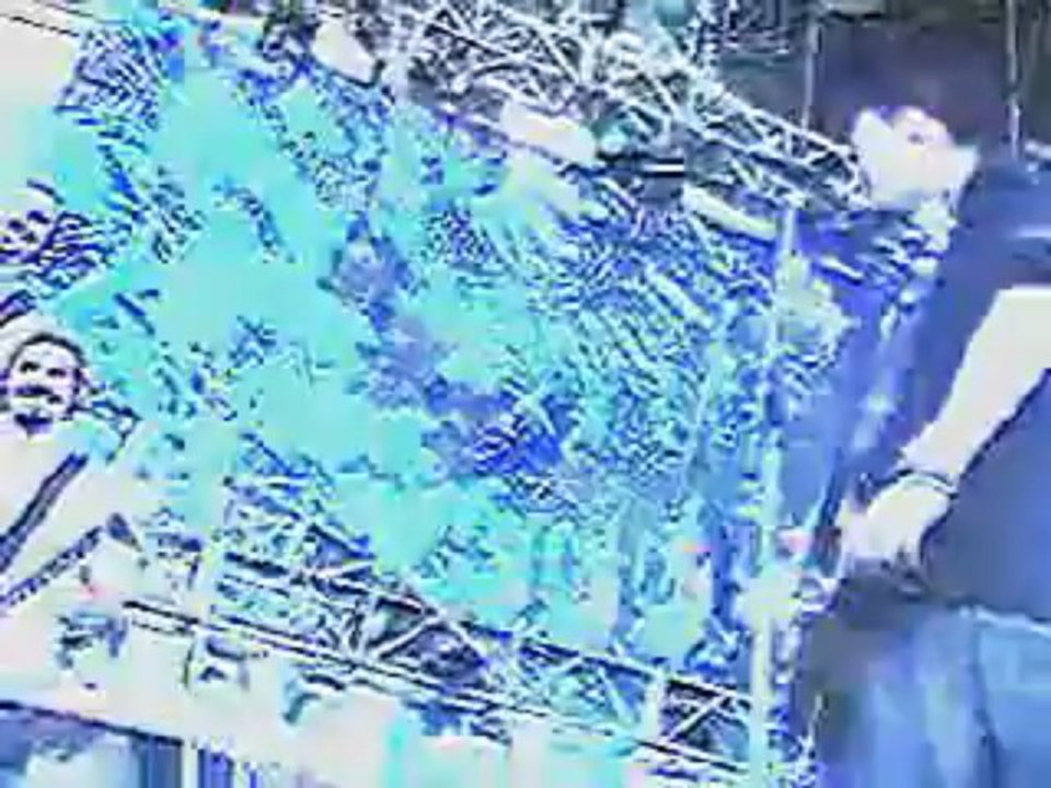 Linkin Park - Crawling (Live in Irvine, California 23.06.2001) 9th Annual KROQ Weenie Roast [RARE Webcast Video]