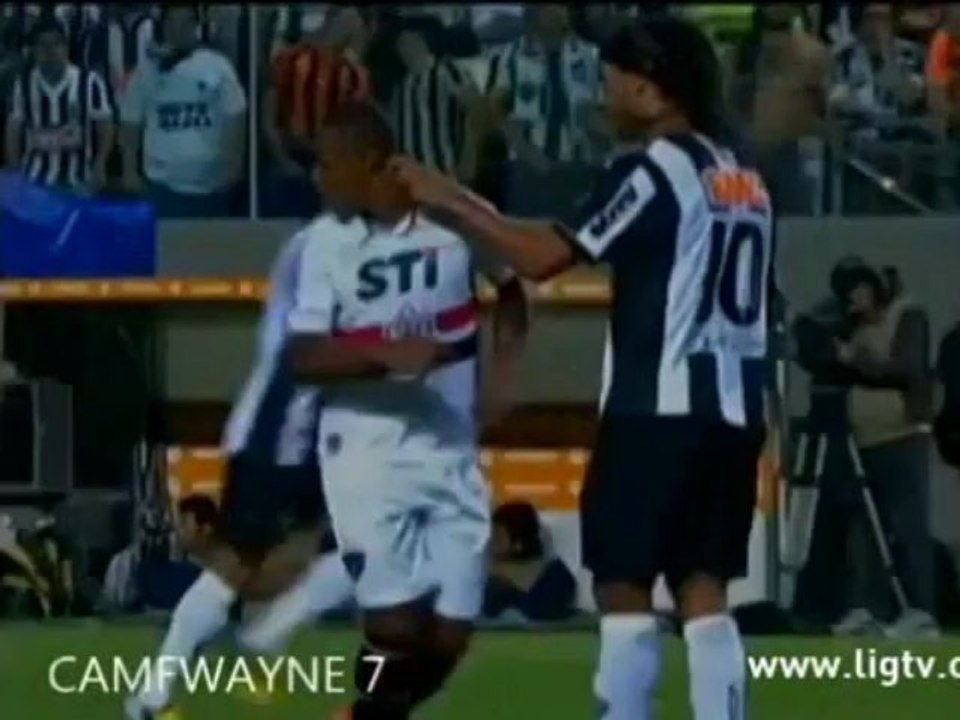 Ronaldinho'dan Wellington'a...
