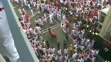 بامبلونا ترتدي الاحمر والابيض مع انطلاق سباقات الثيران الهائجة