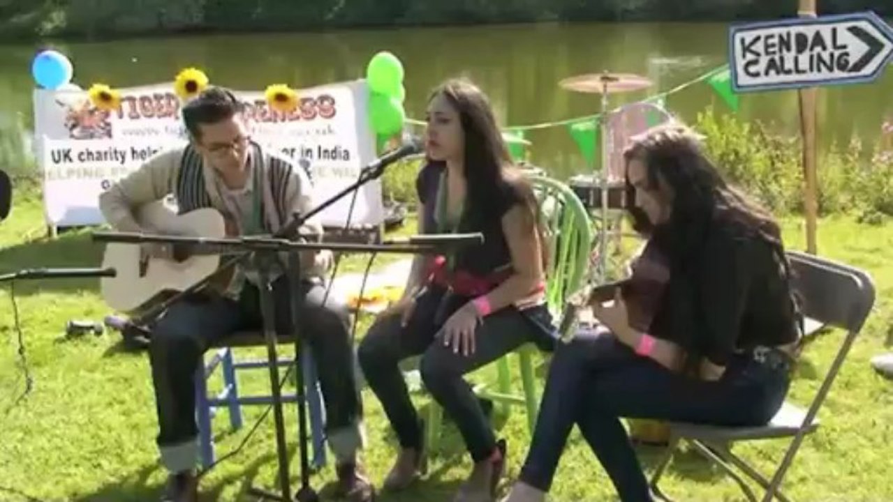 Kitty Daisy & Lewis // Lakeside Acoustic Session @ Kendal Calling 2011