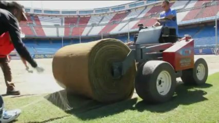 El Atlético de Madrid comienza a instalar el nuevo césped para la próxima campaña
