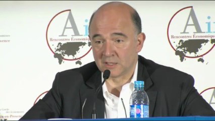 Pierre Moscovici hué devant un cercle d'économistes à Aix-en-Provence