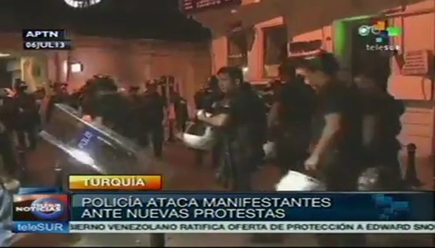 Policía turca reprime nuevamente a manifestantes
