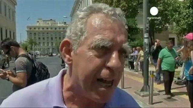 Echauffourées entre étudiants et policiers devant...