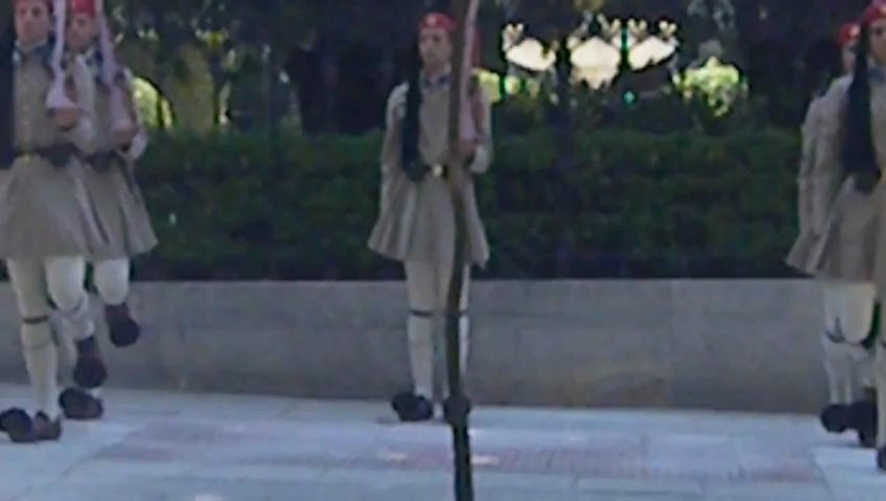 LA RELEVE DE LA GARDE A ATHENES