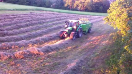 DEUTZ M610  et presse SUPRETINO RS 60 80  au foin 2013
