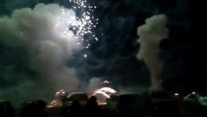 Accident lors d'un Feu d'artifices au US....Impressionnant!