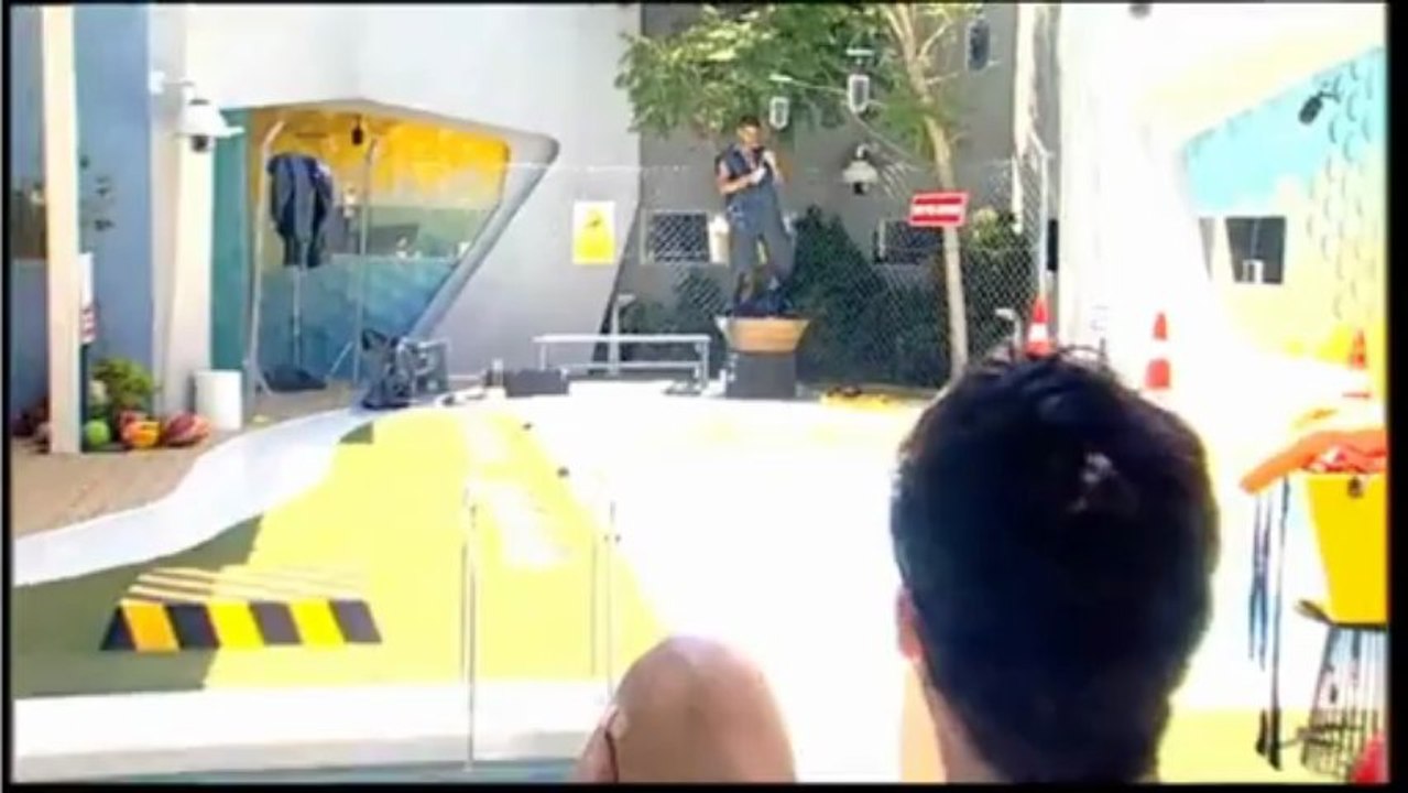 גילי עושה שמח