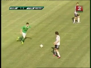 Un but de 70 mètres sur coup franc !