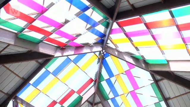 Quand Buren revisite la Pyramide d'Istres