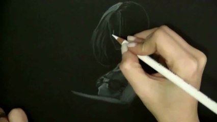 DIBUJANDO UNA PAREJA ENAMORADA (DIBUJO SOBRE PAPEL NEGRO)