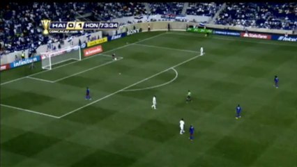 Gold Cup - Un écureuil veut jouer au football