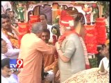 Tv9 Gujarat - CM Narendra Modi performs 'Pahind Vidhi' for 136th Rathyatra