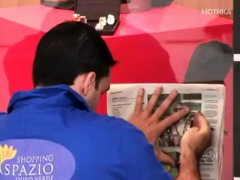 МОТИКА: Магионичар краде накит преку стаклото на излогот