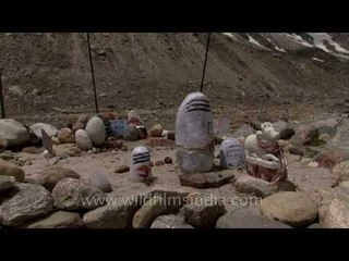 Phallic shrine at Gaumukh: praying to Shiva at 13,000 feet