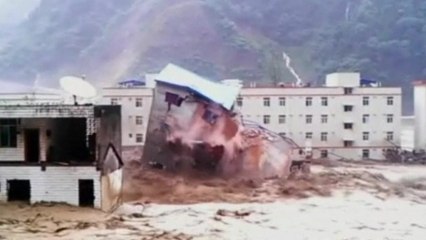 Floods sweep away homes in China