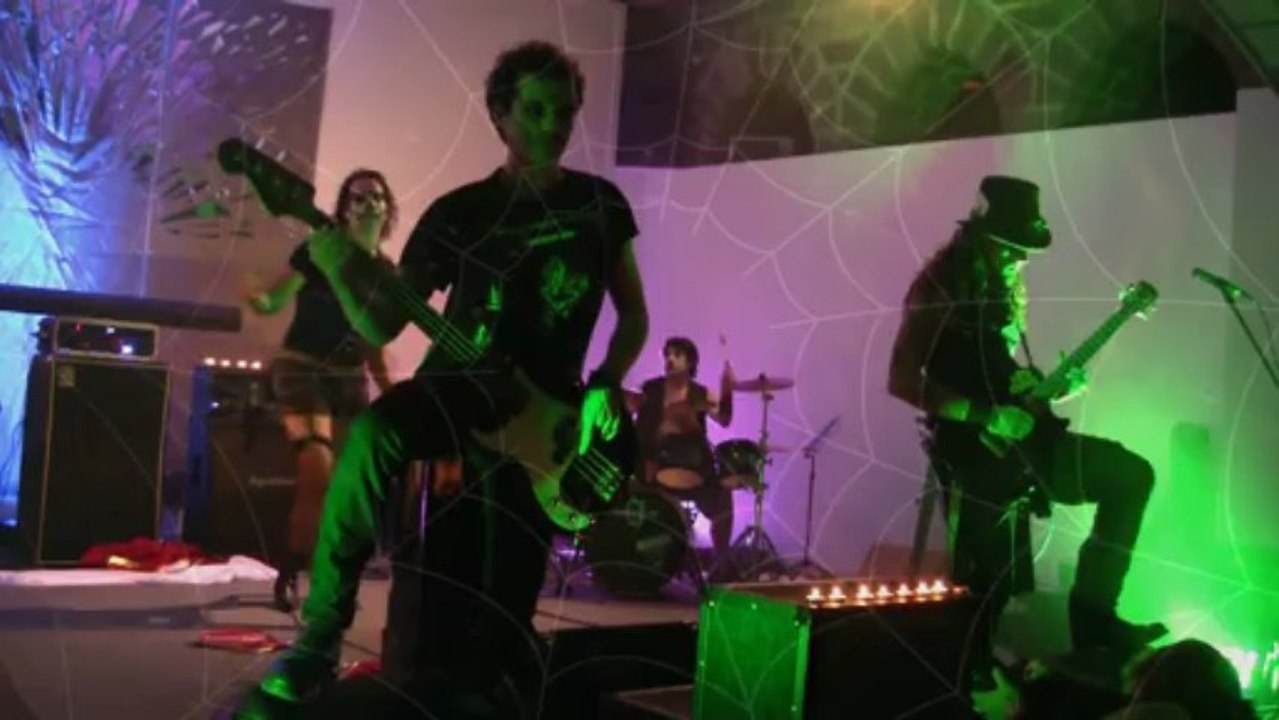 UNDEAD STRIPPERS LIVE CRYPTE BTZ 2013