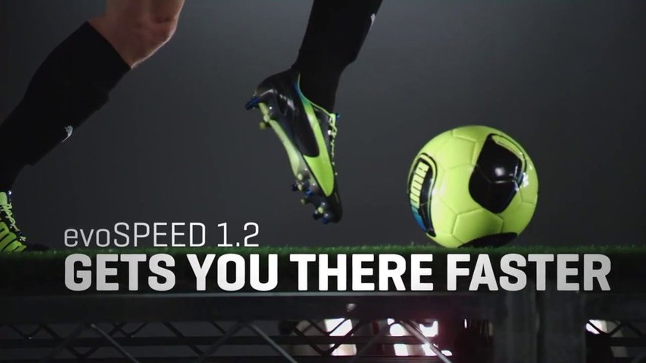 Falcao présente ses nouveaux crampons