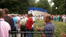 Hundreds pay respect to Srebrenica victims - no comment