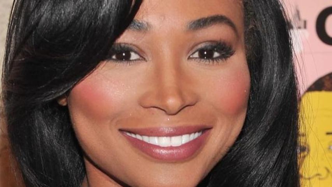 Miss USA Can't Get a Date