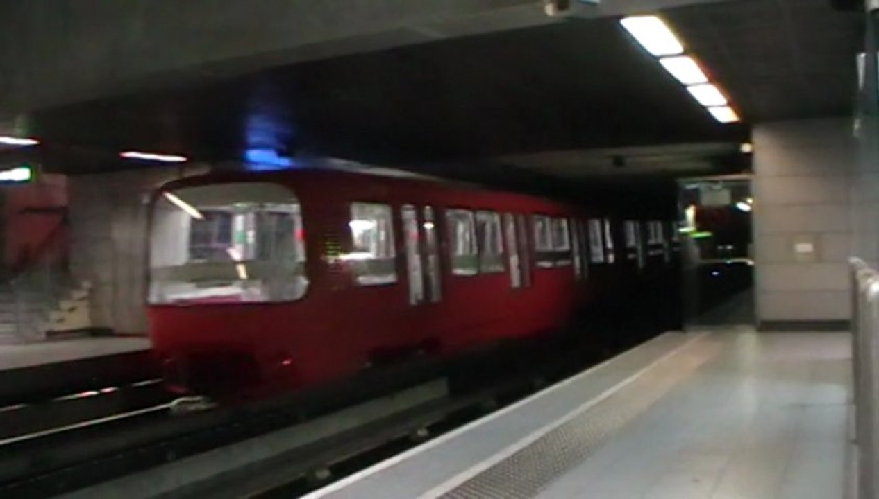 MPL85 : Manoeuvre à la station Gare de Vaise sur la ligne D du métro de Lyon