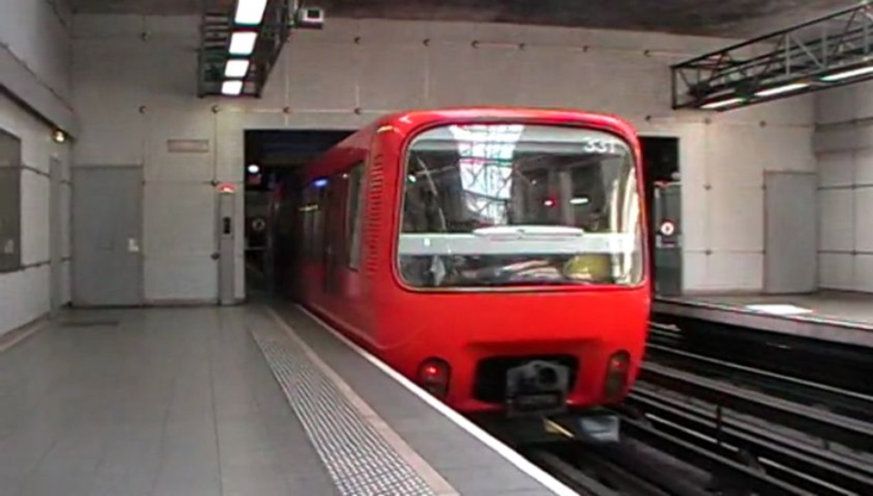 MPL85 : Départ de la station Gare de Vénissieux sur la ligne D du métro de Lyon
