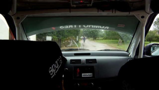 rallye terre de langres 2013 es3 equipage gracial/landais suzuki swift n2