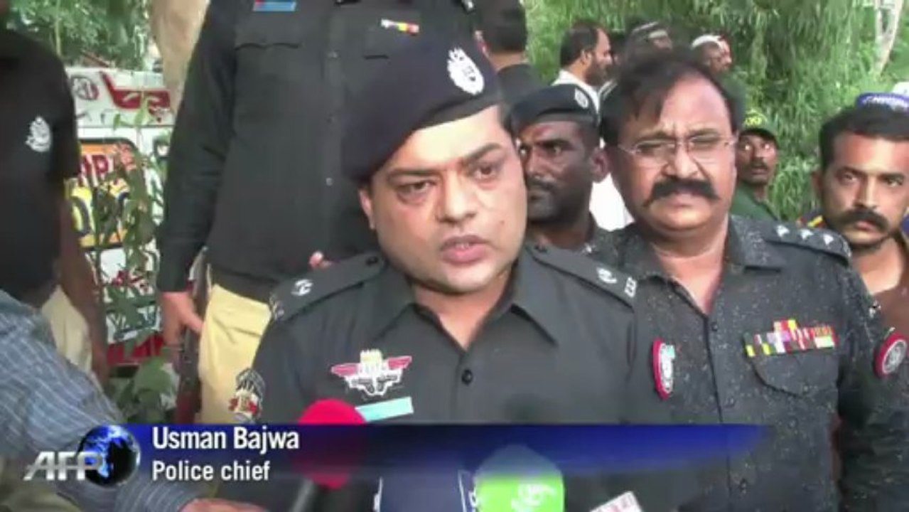 Police: at least three dead in Karachi suicide bombing