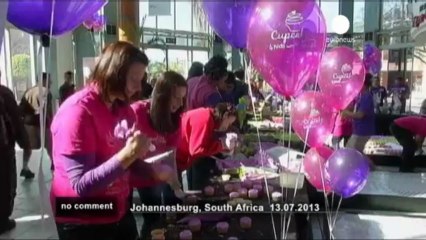 Giant cupcake tribute to Nelson Mandela - no comment