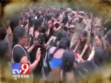 Tv9 Gujarat - Andhra Pradesh : Womens were lathicharged by Guntur police