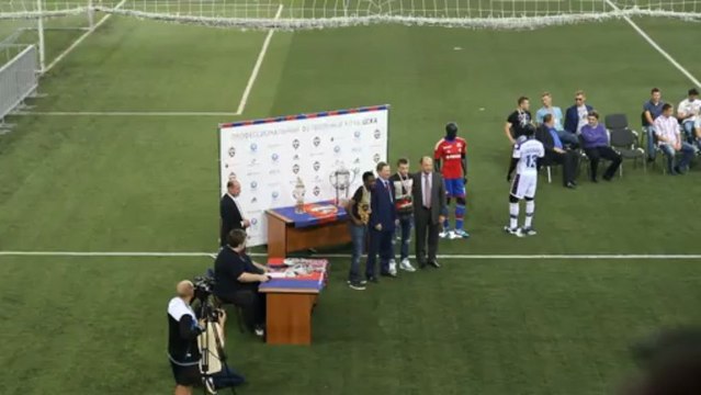 Награждение золотыми медалями игроков и рукодства ПФК ЦСКА