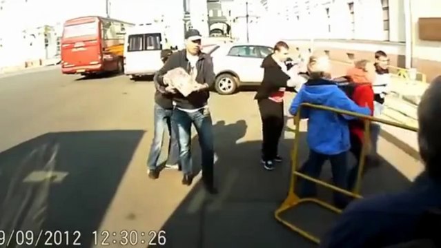 Voler un objectif d'appareil photo en quelques secondes! Enorme