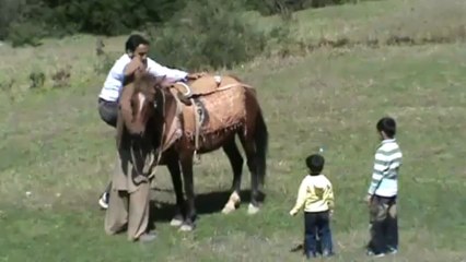 Very Funny Pakistani Horse Rider in Shugran