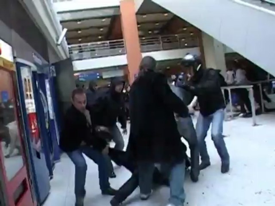 Paris (France) 27/O3/2007  Emeutes Gare du Nord  © LTL News