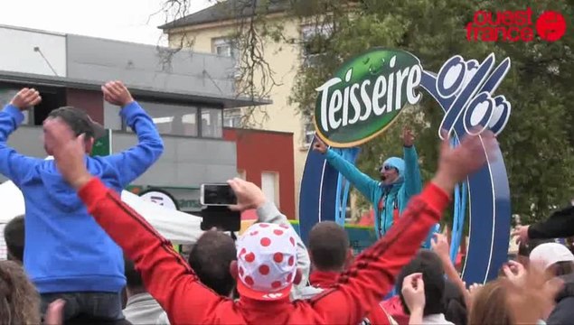 Tour de France : la caravane dans les rues de Fougères