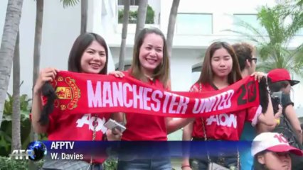 Manchester United arrives in Bangkok