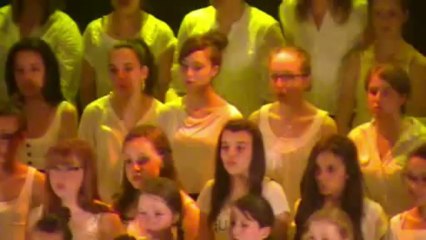 chorale du collège Jean Rostand Circus.Sur un fil