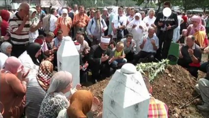 Il mondo ricorda Srebrenica. Su Karadzic seconda accusa...